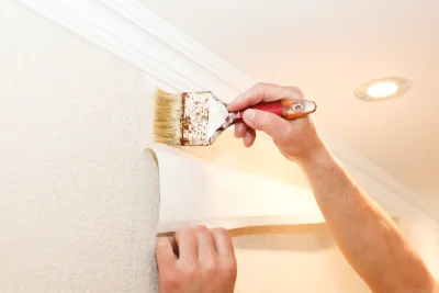 Pose de papier peint à Chamboulive — revêtements muraux et toiles de verre
